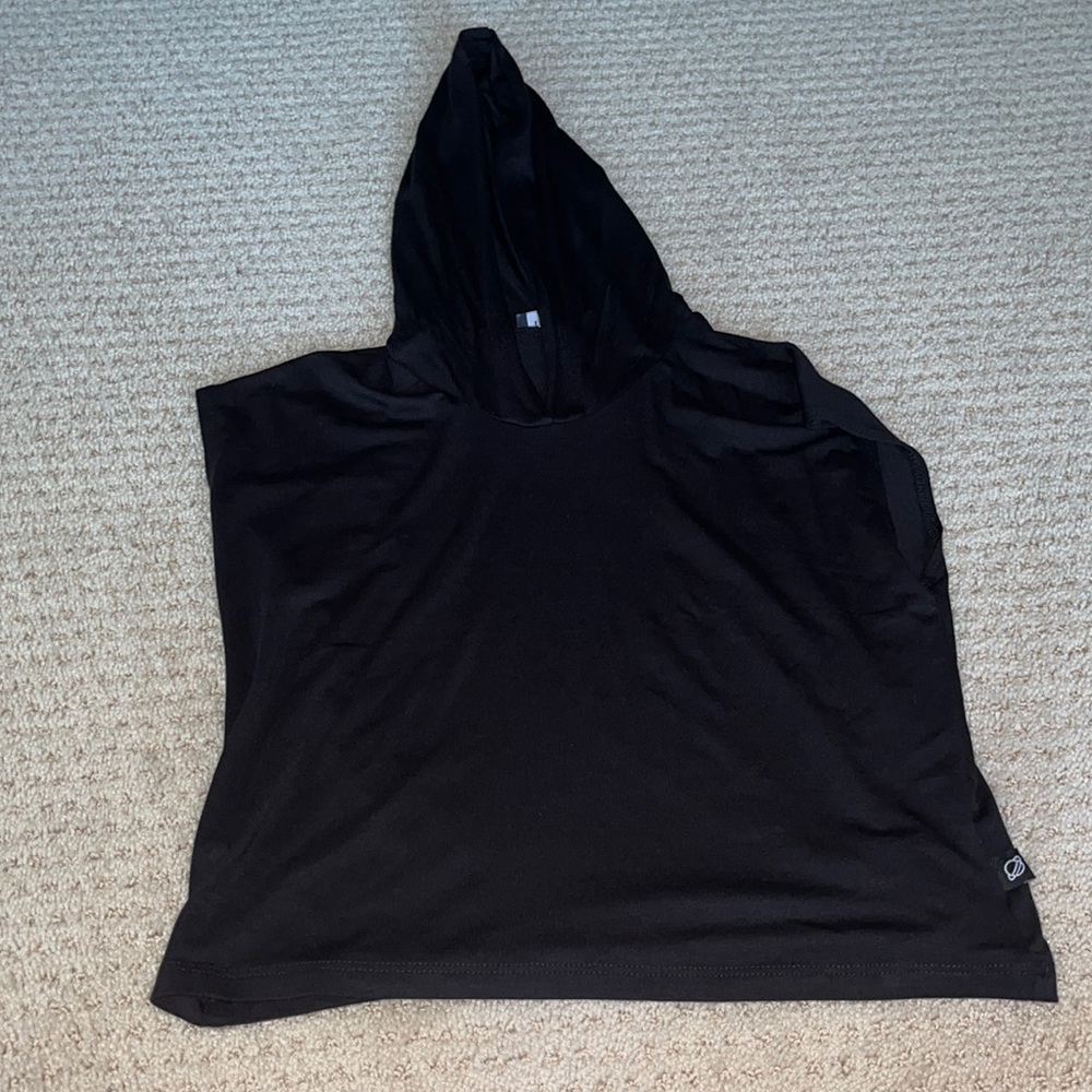 Black crop tank top with hood